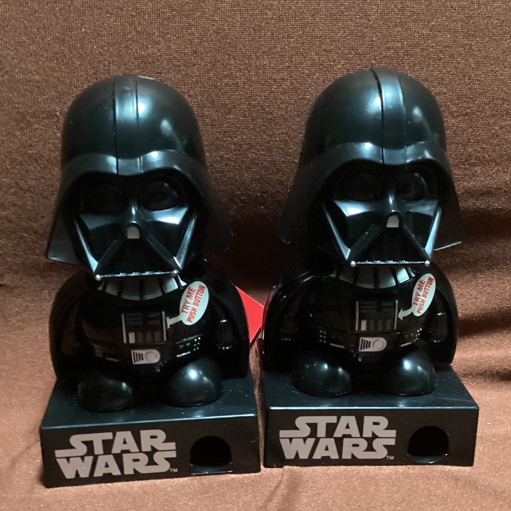 Star Wars Dart Vader Dispenser With Candy Pieces NEW